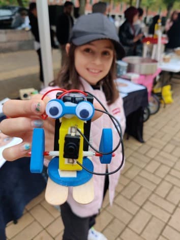 Byg din egen mini-robot – workshop for børn 6-15 år.