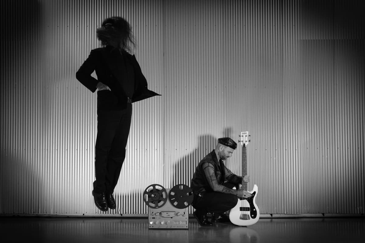 Twin Noir + Violence