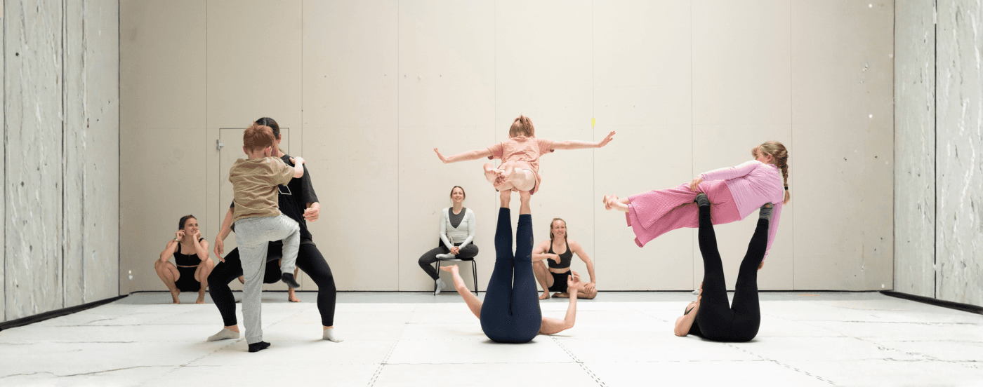 Prøv akroyoga for 2-3 årige + voksen