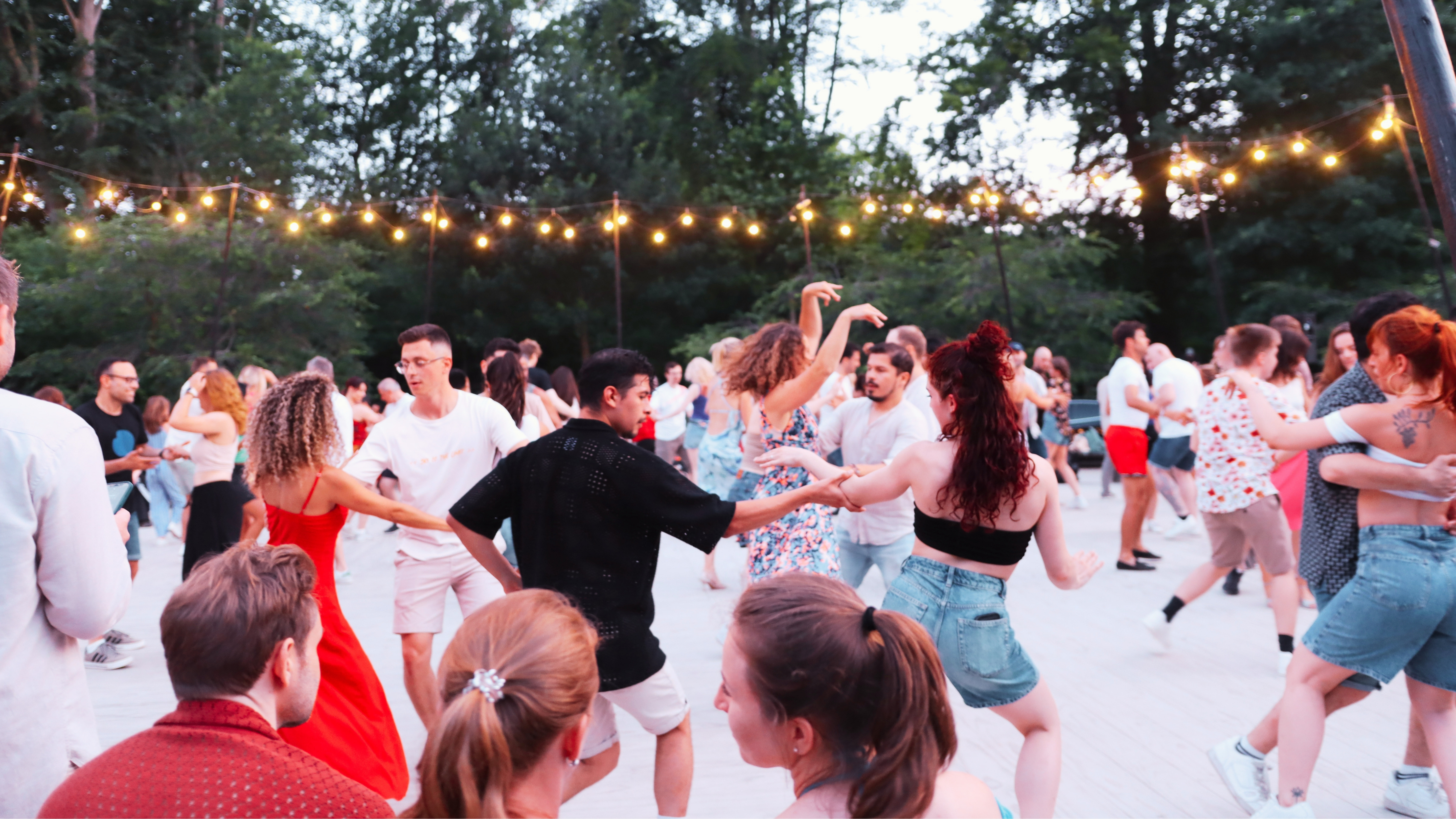 Gratis udendørs bachata - lær at danse bachata i Fælledparken